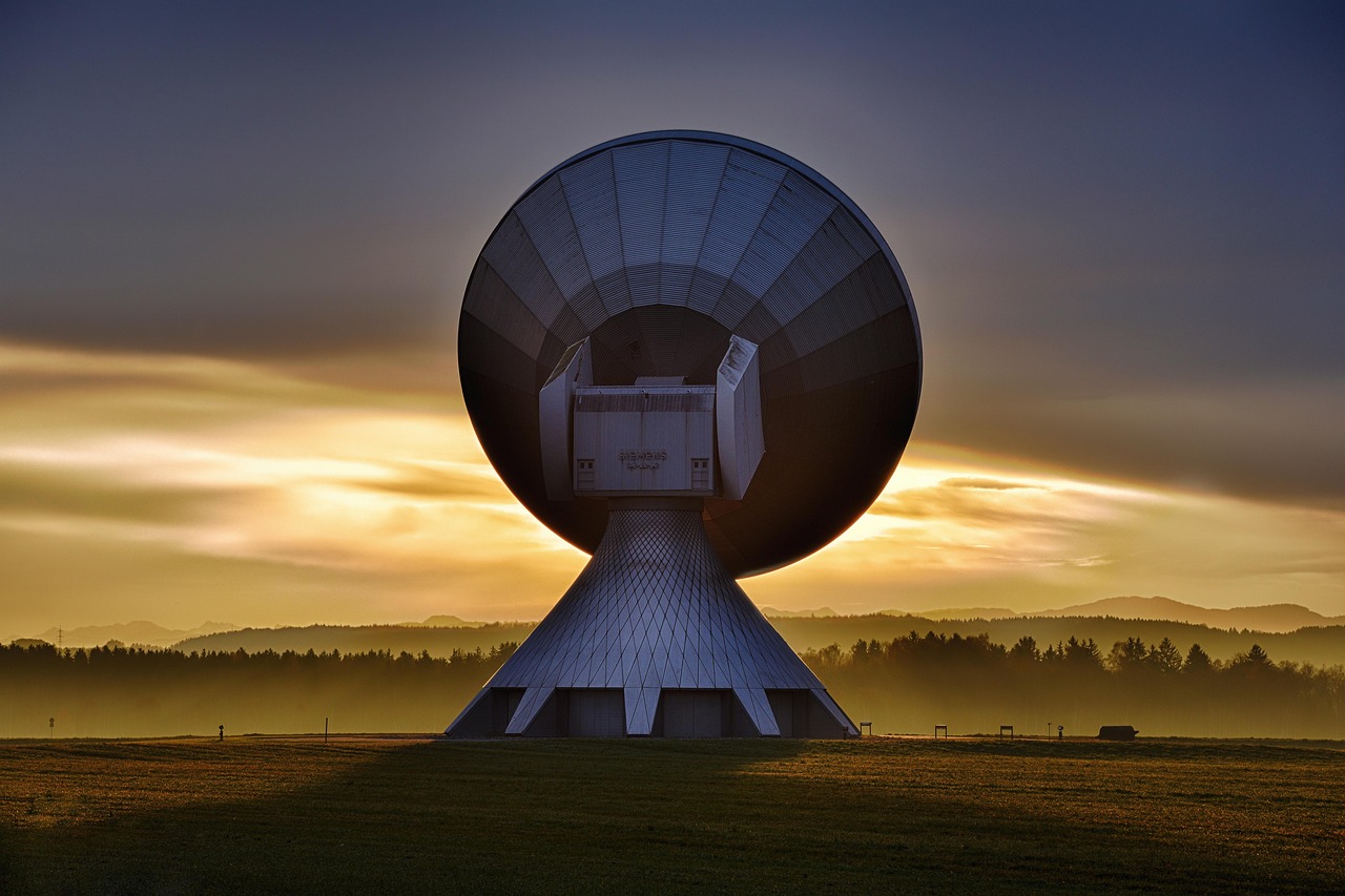 Raisting satellite, reception, signal, ground station, earth station, telecommunication, parabolic mirrors, television reception, antenna, satellite dishes, satellite broadcasting, structure, fog, mis