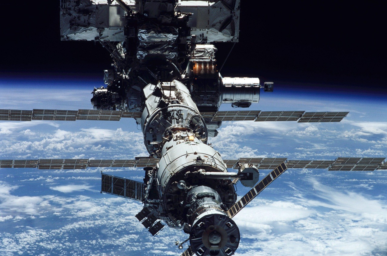 Eat, space station, international space station, docking, space shuttle, technology, space, universe, night sky, heaven, astronautics, nasa, space travel, aviation, astronomy, science, research, space